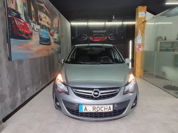 Opel Corsa 2013 - 7990 EUR, 118654 km - AUTO.MOTO.pt - 118654km - foto 2 de 14