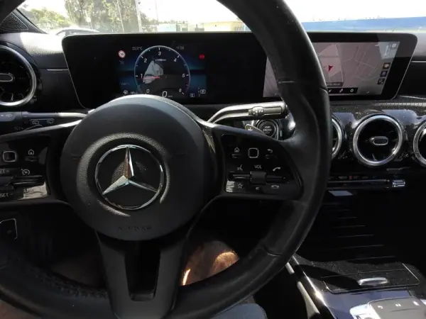 Mercedes-Benz CLA 180 2020 - 18989 EUR, 136000 km - AUTO.MOTO.pt - 136000km - foto 8 de 8