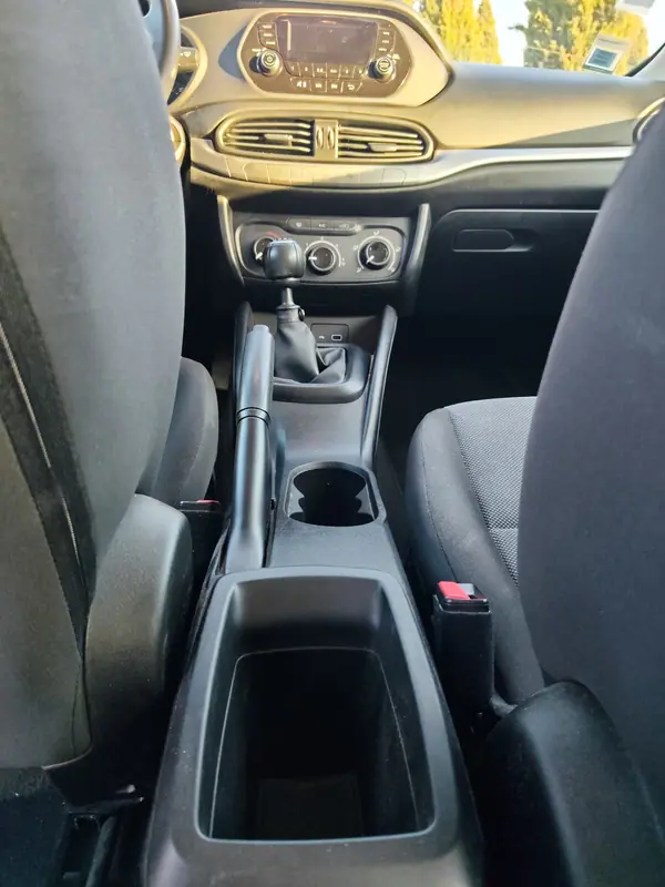 Fiat Tipo 2019 - 9800 EUR, 94023 km - AUTO.MOTO.pt - 94023km - foto 10 de 10