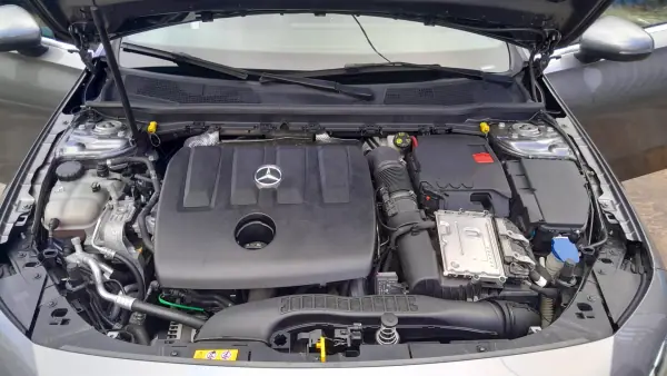 Mercedes-Benz A 180 2020 - 24500 EUR, 99999 km - AUTO.MOTO.pt - 99999km - foto 16 de 16