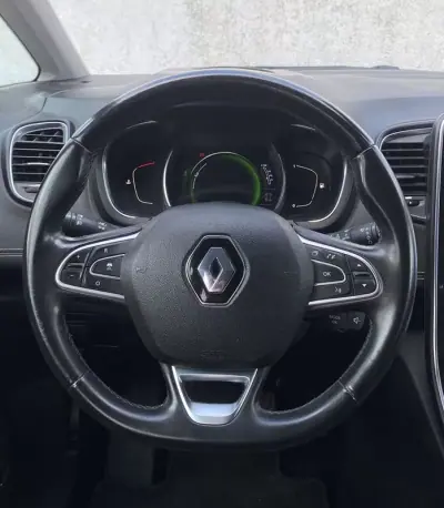 Renault Scénic 2019 - 16900 EUR, 71000 km - AUTO.MOTO.pt - 71000km - foto 16 de 19