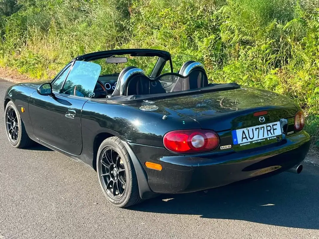 Mazda MX-5 2003 - 12750 EUR, 160000 km - 160000km - foto 3 de 7