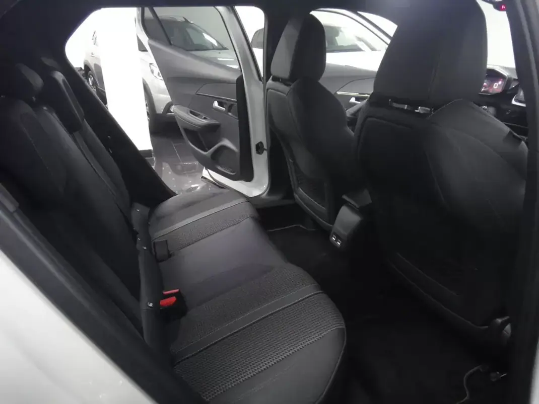 Peugeot 2008 2020 - 17500 EUR, 59000 km - AUTO.MOTO.pt - 59000km - foto 18 de 28