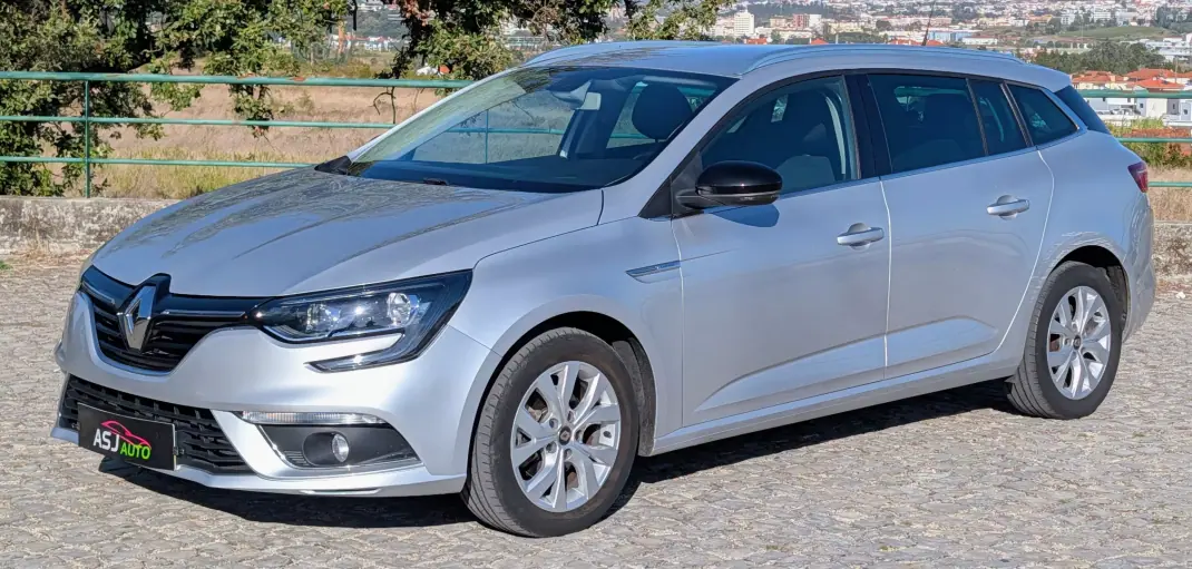 Renault Mégane Sport Tourer 2019 - 9500 EUR, 206229 km - 206229km - foto 2 de 21