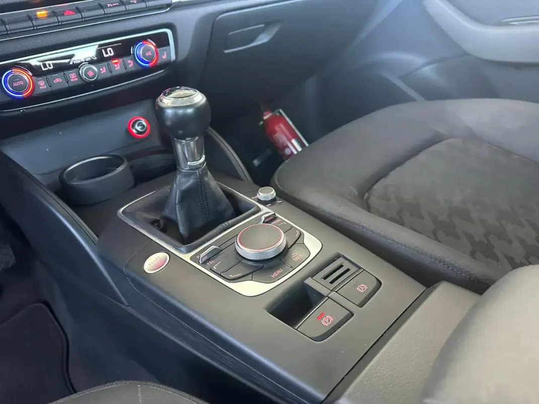 Audi A3 Sportback 2015 - 15900 EUR, 151923 km - AUTO.MOTO.pt - 151923km - foto 23 de 30