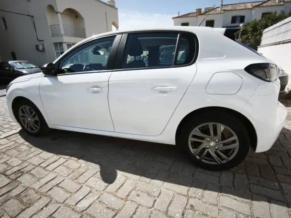 Peugeot 208 2022 - 13900 EUR, 66550 km - AUTO.MOTO.pt - 66550km - foto 4 de 14