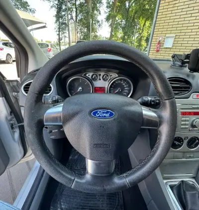 Ford Focus SW 2008 - 3400 EUR, 250000 km - AUTO.MOTO.pt - 250000km - foto 4 de 6
