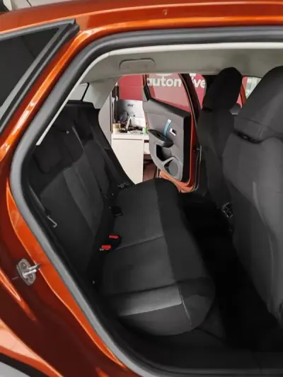 Citroën e-C4 2022 - 18500 EUR, 29900 km - AUTO.MOTO.pt - 29900km - foto 17 de 32