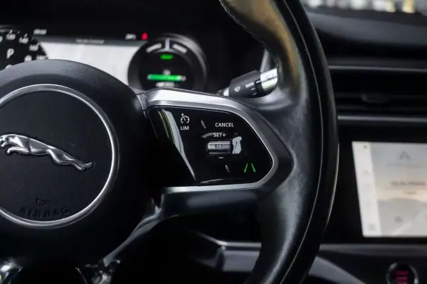 Jaguar I-Pace 2021 - 28750 EUR, 135489 km - AUTO.MOTO.pt - 135489km - foto 13 de 43