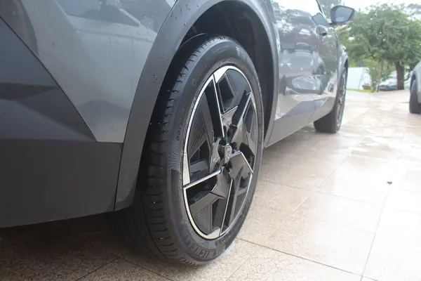 Peugeot 408 2025 - 34000 EUR, 20127 km - AUTO.MOTO.pt - 20127km - foto 4 de 13