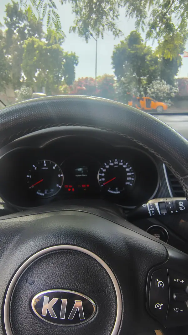 Kia Carens 2019 - 10000 EUR, 265000 km - AUTO.MOTO.pt - 265000km - foto 8 de 10