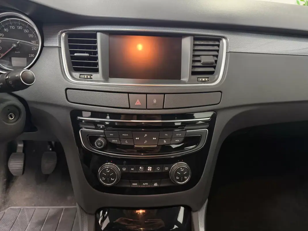 Peugeot 508 SW 2017 - 10990 EUR, 112000 km - AUTO.MOTO.pt - 112000km - foto 7 de 20