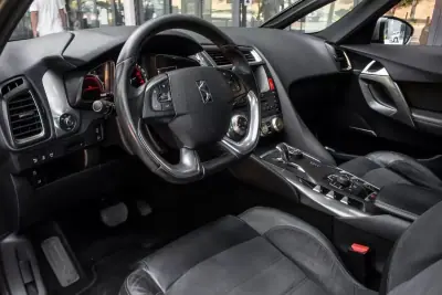 Citroën DS5 2013 - 8400 EUR, 271674 km - AUTO.MOTO.pt - 271674km - foto 22 de 39