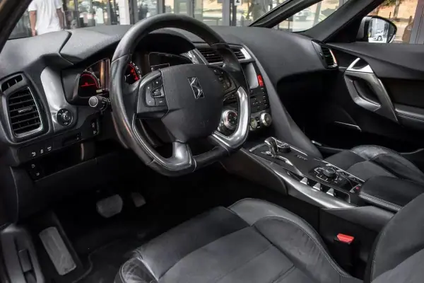 Citroën DS5 2013 - 8400 EUR, 271674 km - AUTO.MOTO.pt - 271674km - foto 22 de 39