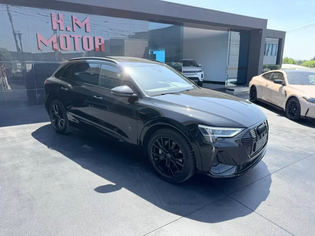 Audi e-tron 2022 - 39900 EUR, 70000 km - AUTO.MOTO.pt - 70000km - foto 2 de 12