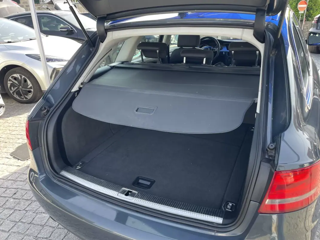 Audi A4 Avant 2008 - 7750 EUR, 311148 km - AUTO.MOTO.pt - 311148km - foto 27 de 30