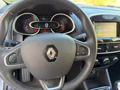 Renault Clio 2019 - 9900 EUR, 129750 km - AUTO.MOTO.pt - 129750km - foto 2 de 18