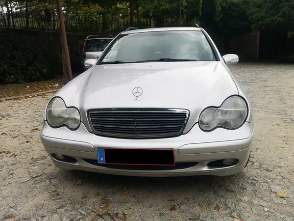 Mercedes-Benz C 220 2002 — foto 2 de 15