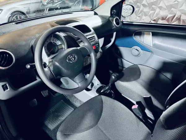 Toyota Aygo 2008 - 4990 EUR, 112320 km - AUTO.MOTO.pt - 112320km - foto 16 de 25