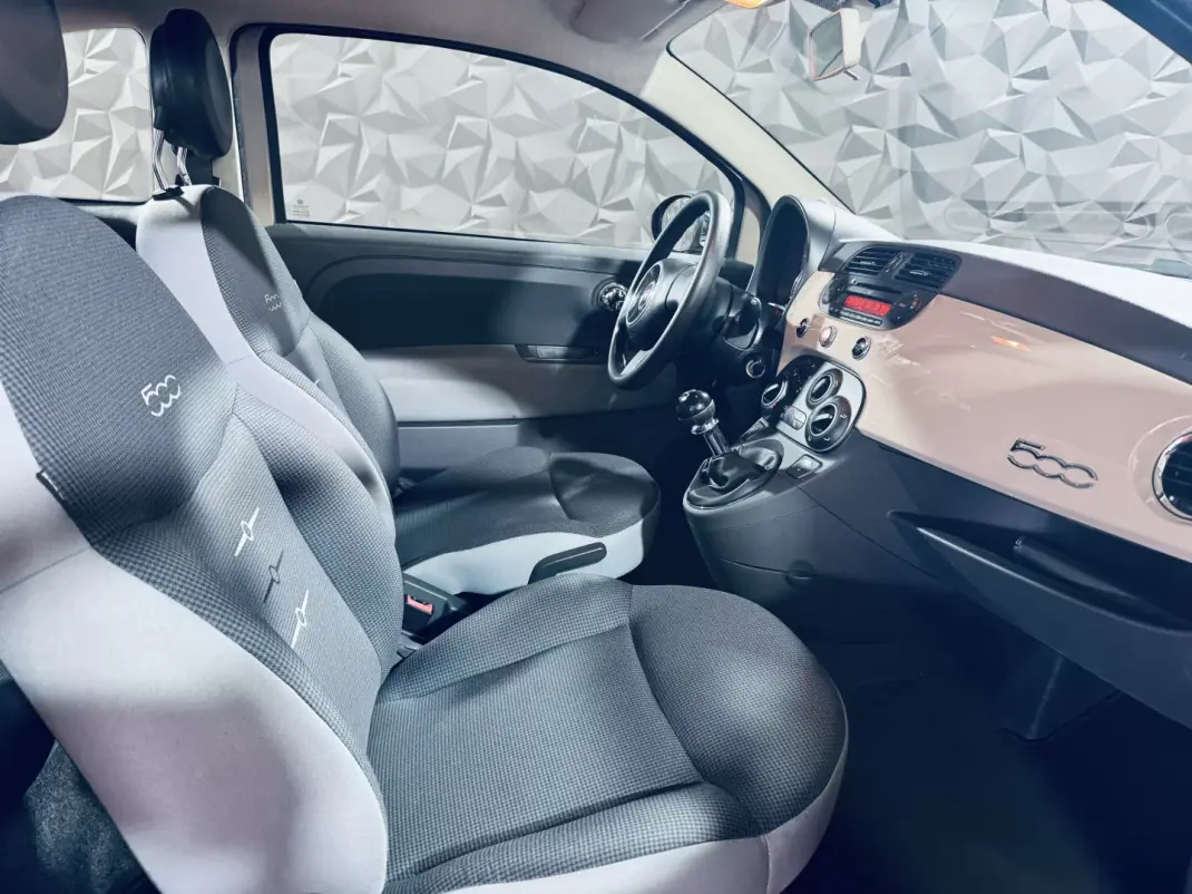 Fiat 500 2015 - 9250 EUR, 126650 km - AUTO.MOTO.pt - 126650km - foto 17 de 26