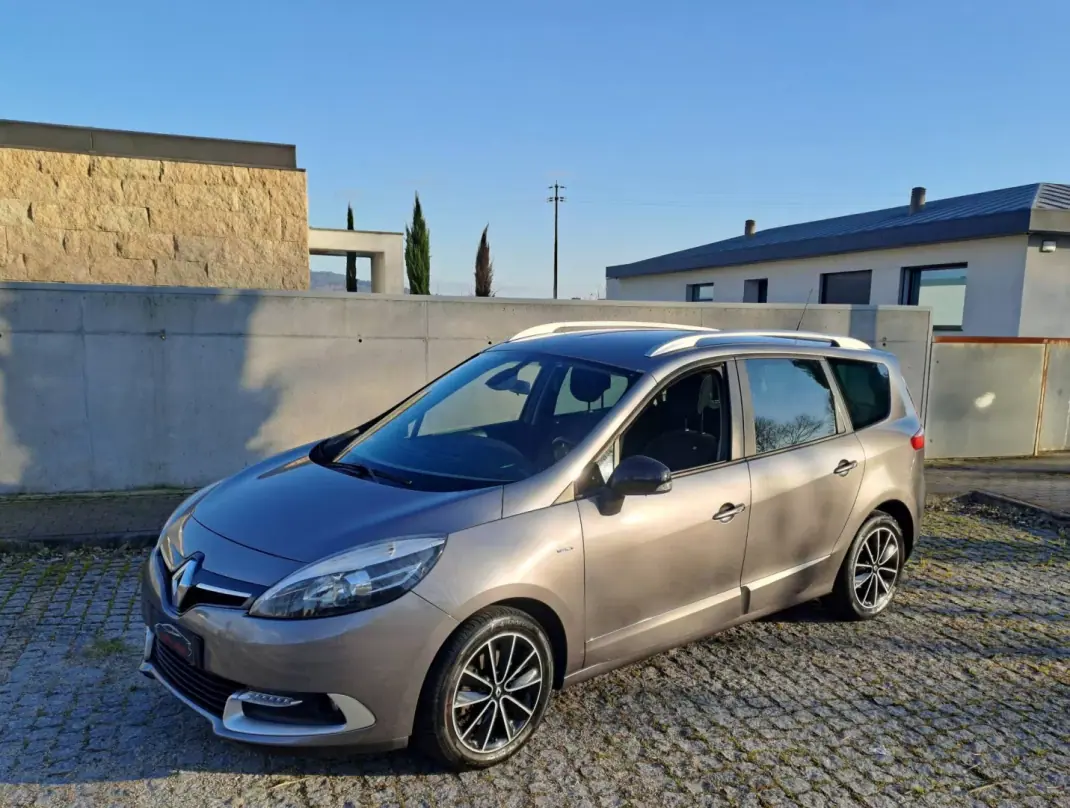 Renault Grand Scénic 2015 - 11500 EUR, 189000 km - AUTO.MOTO.pt - 189000km - foto 1 de 15