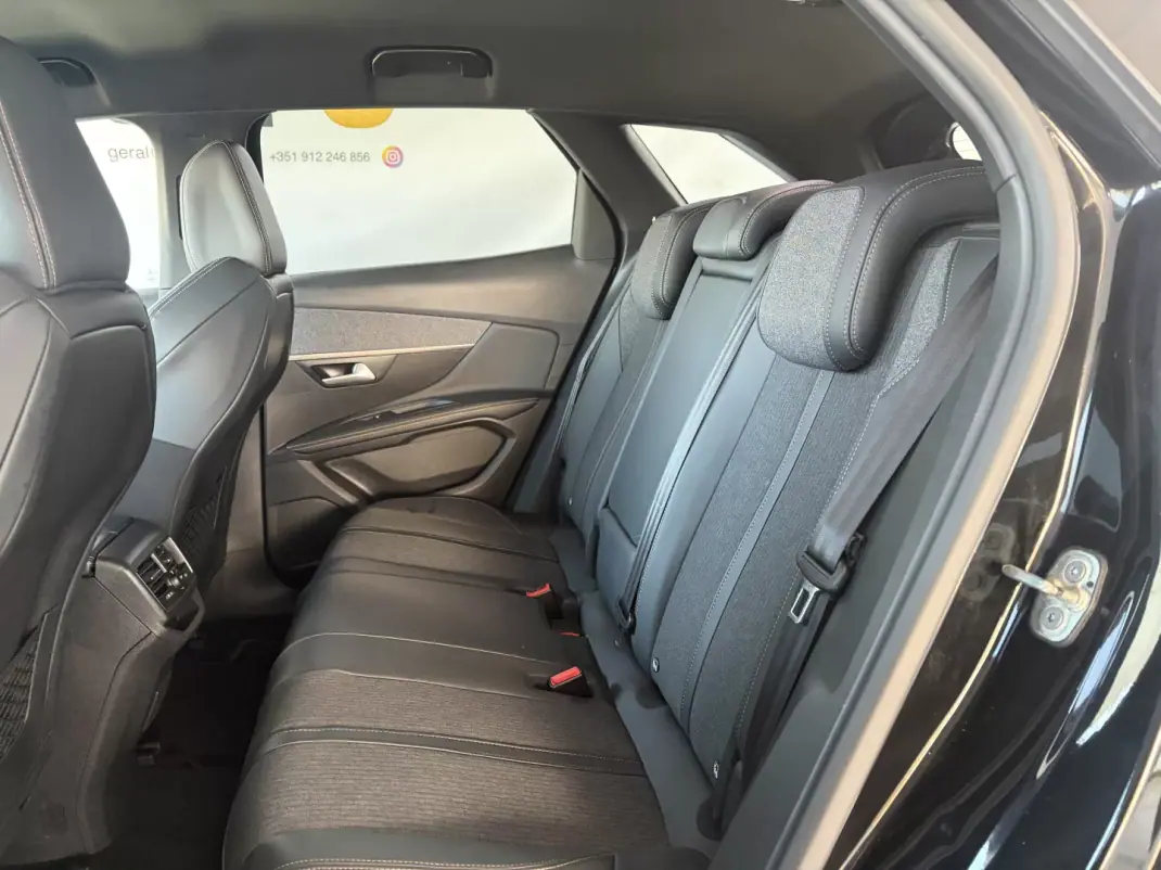 Peugeot 3008 2019 - 17990 EUR, 104352 km - AUTO.MOTO.pt - 104352km - foto 8 de 12