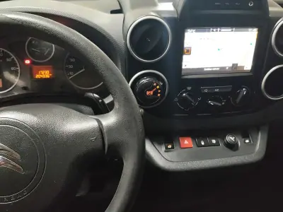 Citroën 2016 - 7777 EUR, 204000 km - AUTO.MOTO.pt - 204000km - foto 6 de 7