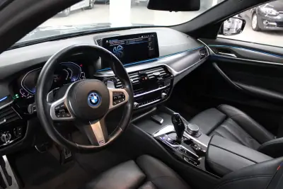 BMW 530e 2021 - 32990 EUR, 137000 km - AUTO.MOTO.pt - 137000km - foto 5 de 39