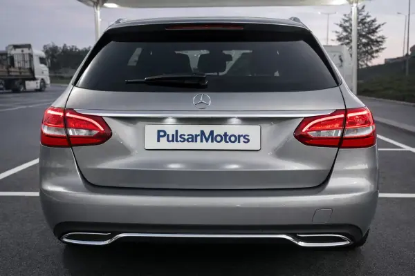 Mercedes-Benz C 200 2015 - 15900 EUR, 234700 km - AUTO.MOTO.pt - 234700km - foto 7 de 8