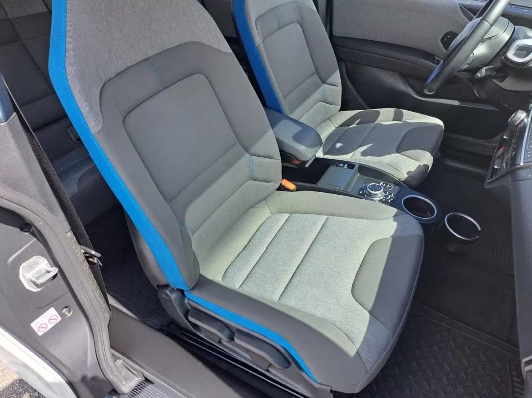 BMW i3 2019 - 28500 EUR, 89000 km - AUTO.MOTO.pt - 89000km - foto 21 de 45