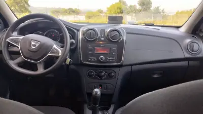 Dacia Sandero 2019 - 8950 EUR, 124000 km - AUTO.MOTO.pt - 124000km - foto 22 de 34