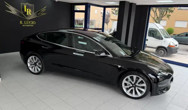 Tesla Model 3 2019 - 28500 EUR, 74000 km - AUTO.MOTO.pt - 74000km - foto 6 de 26