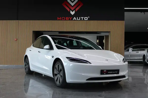 Tesla Model 3 2024