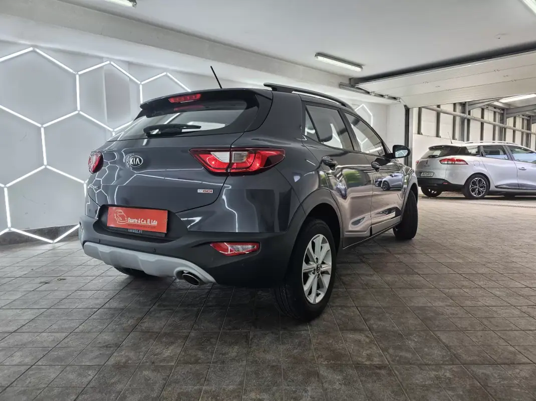 Kia Stonic 2019 - 12500 EUR, 117953 km - AUTO.MOTO.pt - 117953km - foto 12 de 23