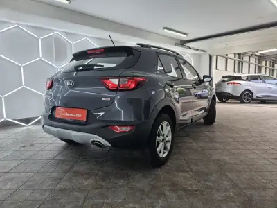 Kia Stonic 2019 - 12500 EUR, 117953 km - AUTO.MOTO.pt - 117953km - foto 12 de 23