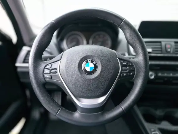 BMW 116 2017 - 15750 EUR, 92800 km - AUTO.MOTO.pt - 92800km - foto 16 de 30