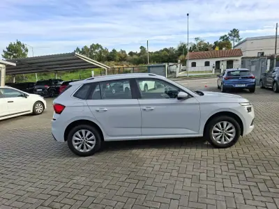 Skoda Kamiq 2021 - 15750 EUR, 88700 km - AUTO.MOTO.pt - 88700km - foto 5 de 29