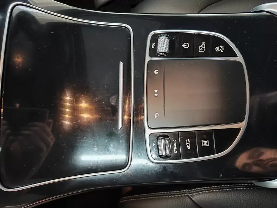 Mercedes-Benz GLC 300 2022 - 52500 EUR, 55500 km - AUTO.MOTO.pt - 55500km - foto 33 de 37
