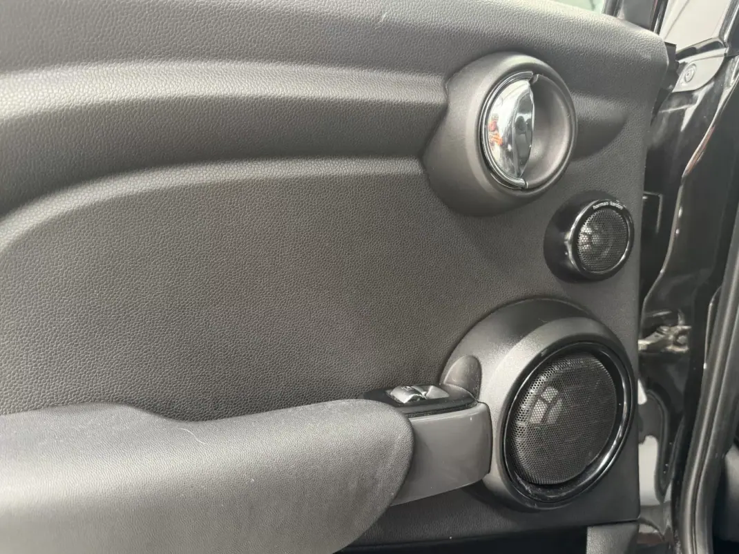 MINI 5 Portas 2016 - 15890 EUR, 167000 km - 167000km - foto 30 de 34