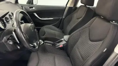 Peugeot 308 2012 - 7250 EUR, 172520 km - AUTO.MOTO.pt - 172520km - foto 16 de 50