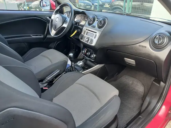 Alfa Romeo MiTo 2011 - 6950 EUR, 77076 km - AUTO.MOTO.pt - 77076km - foto 21 de 26