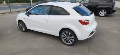 SEAT Ibiza 2017 - 13500 EUR, 90316 km - AUTO.MOTO.pt - 90316km - foto 5 de 9