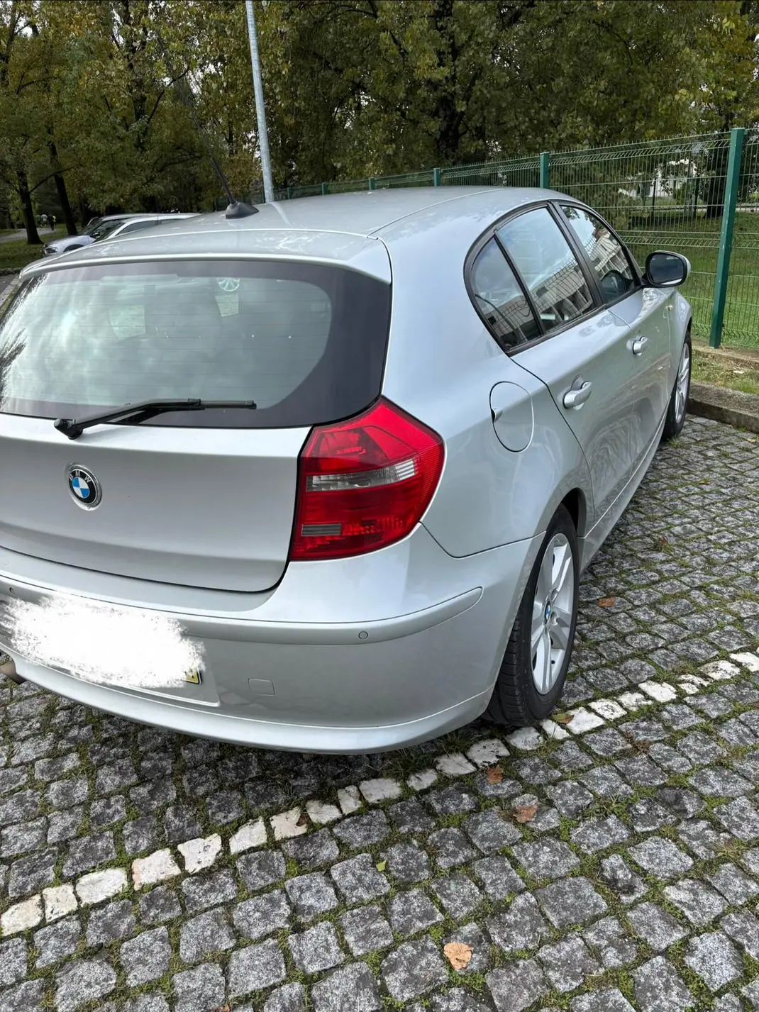 BMW 118 2010 - 6748 EUR, 356000 km - AUTO.MOTO.pt - 356000km - foto 3 de 12