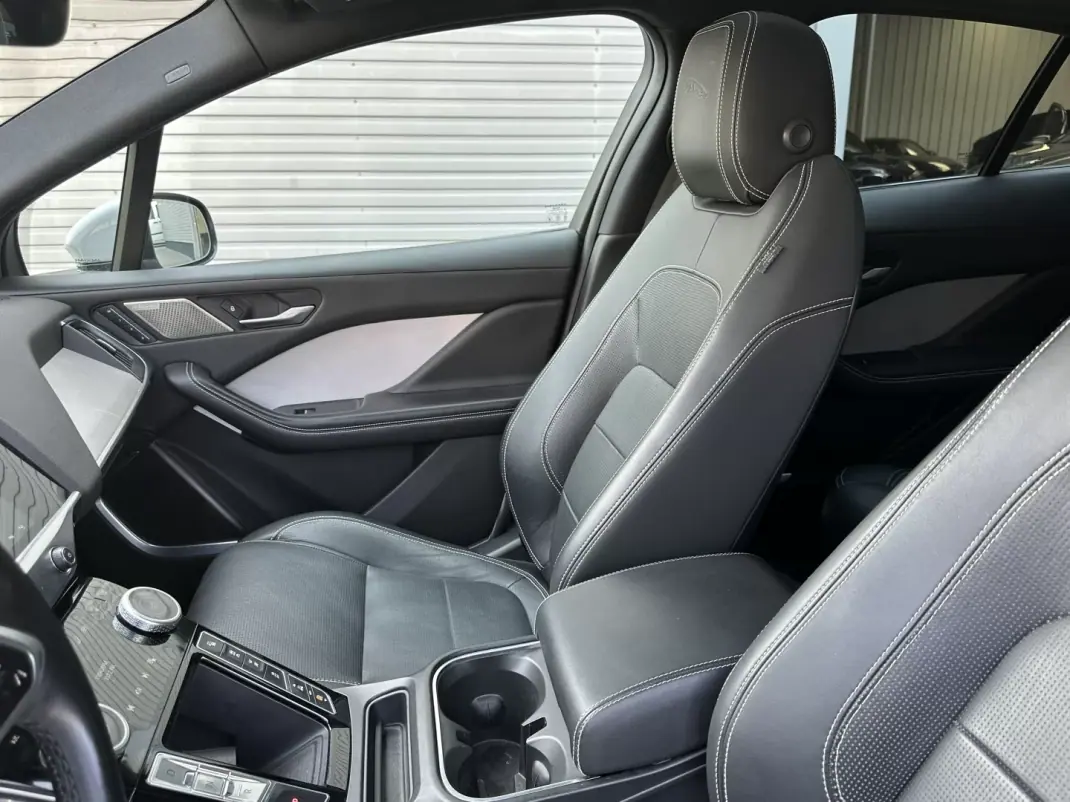 Jaguar I-Pace 2018 - 27900 EUR, 113000 km - 113000km - foto 39 de 59