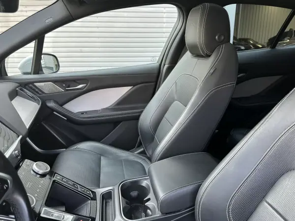Jaguar I-Pace 2018 - 27900 EUR, 113000 km - AUTO.MOTO.pt - 113000km - foto 39 de 59