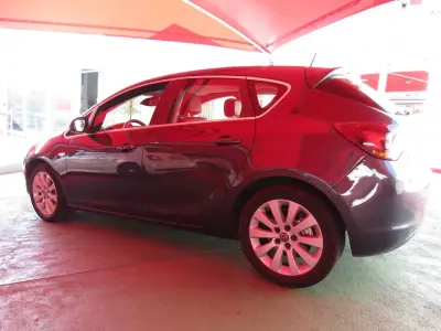Opel Astra 2010 - 6950 EUR, 275200 km - 275200km - foto 4 de 21