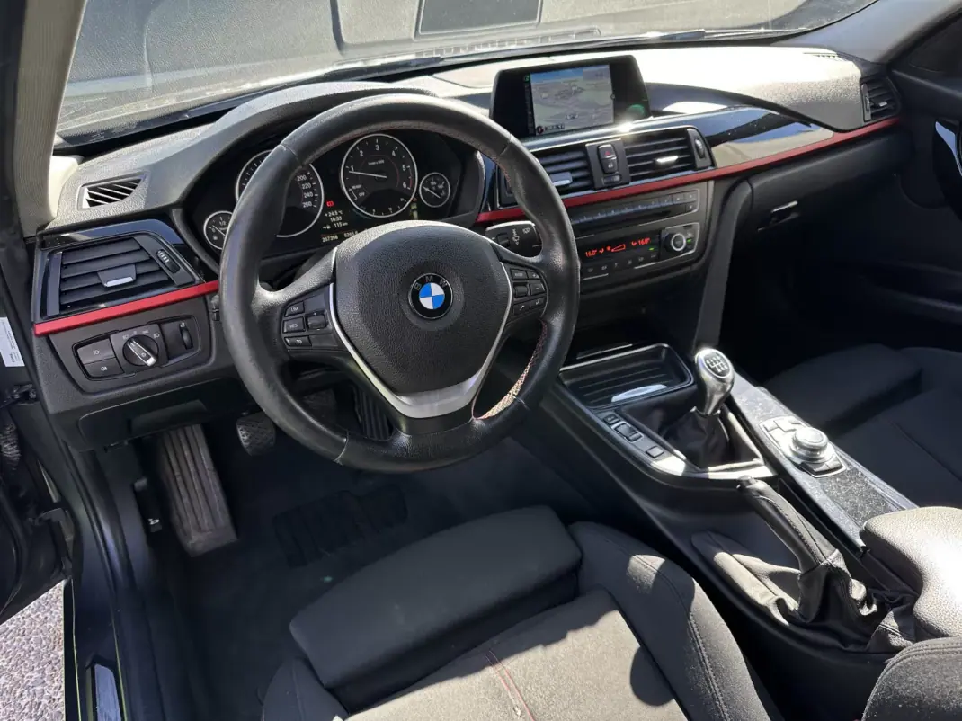 BMW 318 2014 - 11900 EUR, 250000 km - 250000km - foto 26 de 60