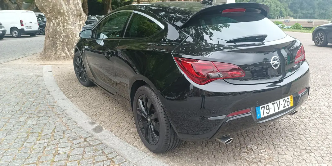 Opel Astra GTC 2017 - 19500 EUR, 62000 km - AUTO.MOTO.pt - 62000km - foto 3 de 15