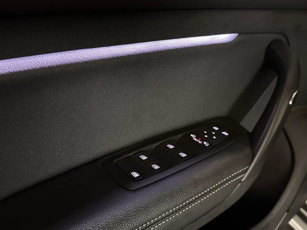 Renault Mégane Sport Tourer 2021 - 14990 EUR, 171050 km - AUTO.MOTO.pt - 171050km - foto 21 de 32