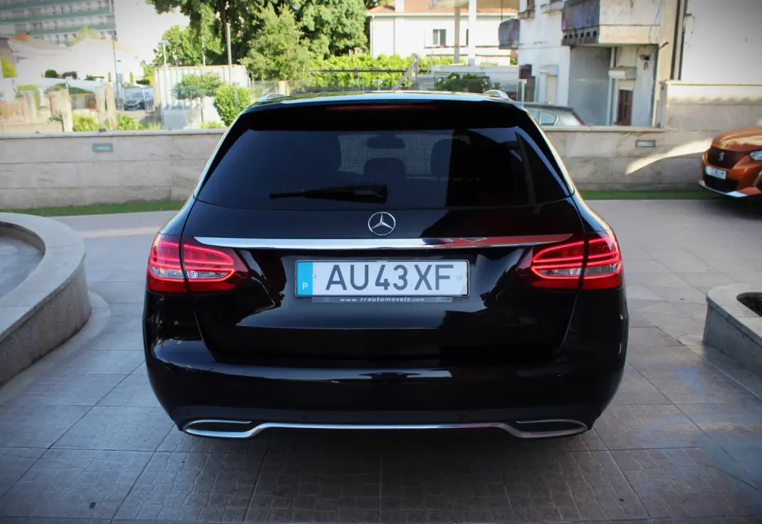 Mercedes-Benz C 200 2015 - 14990 EUR, 229000 km - AUTO.MOTO.pt - 229000km - foto 41 de 48